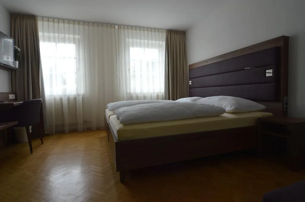 Pension Elisabeth - Rooms & Apartments Salzburg Guest house