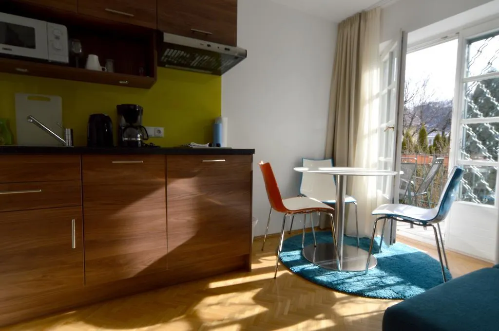Guest house Pension Elisabeth - Rooms & Apartments Salzburg